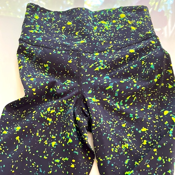 LuLulemon Never worn High Rise Pant - Picture 2 of 3